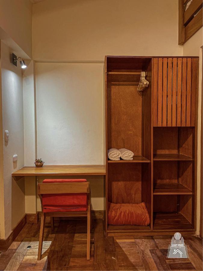 Hotel Light Wood Calca Exterior foto